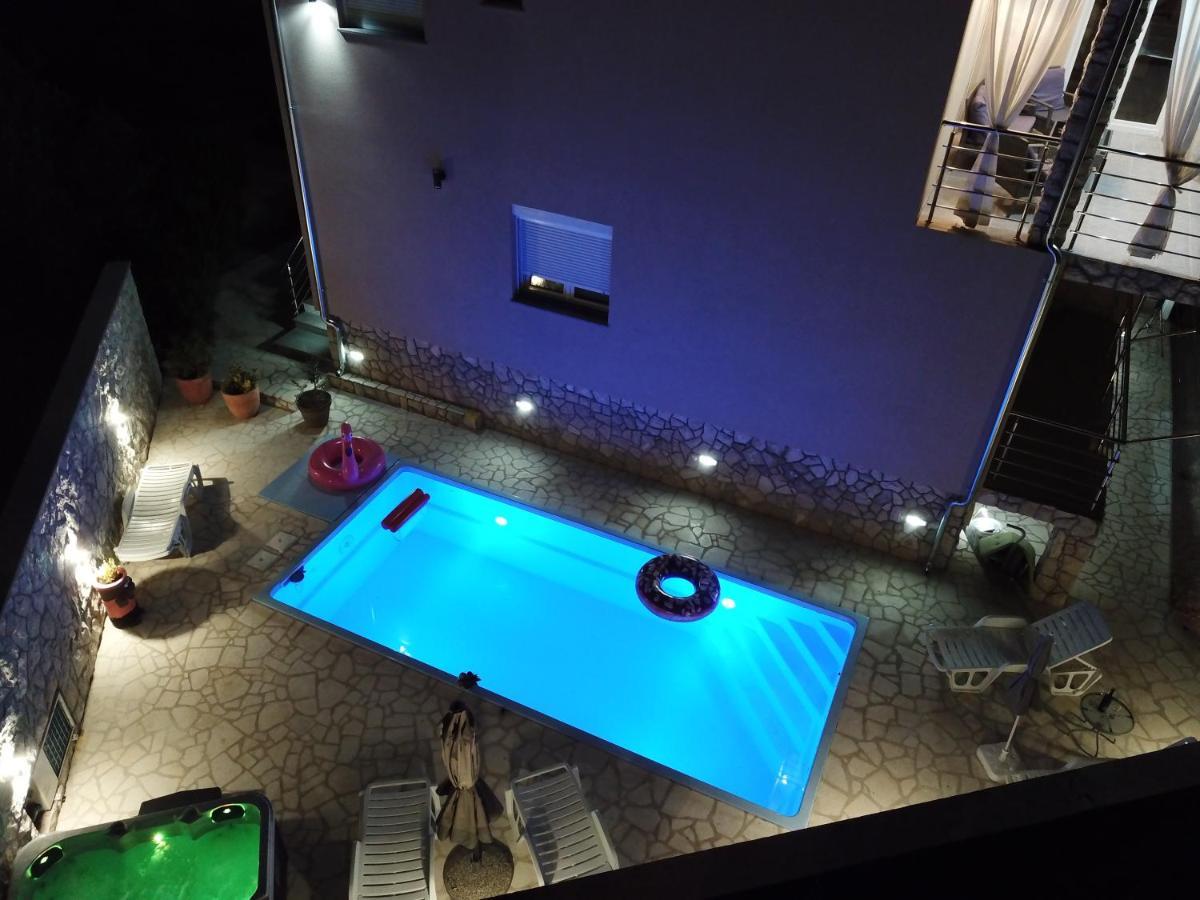 Apartments Adriana Bilice Exterior photo